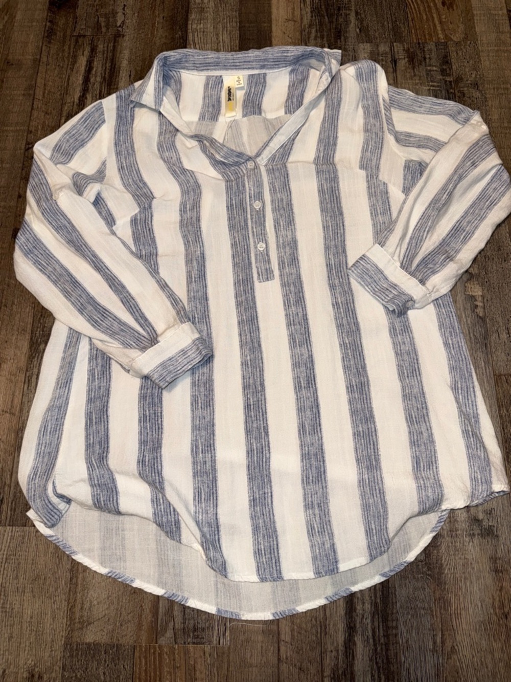 Lara Fashion blue and white striped tunic-style beachy shirt women’s small